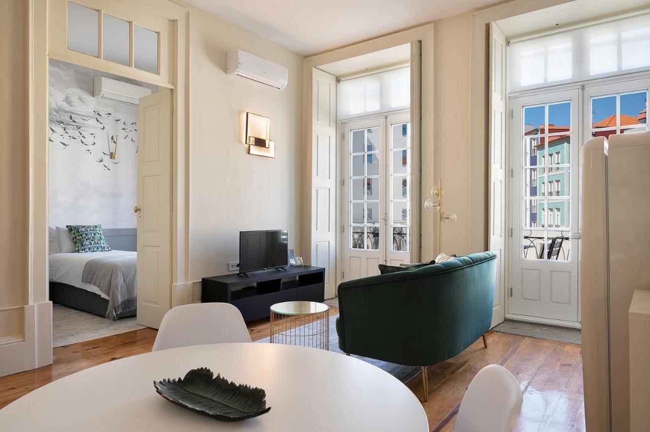 Historic Apartment At Cardosas With Balcony Porto Exterior foto